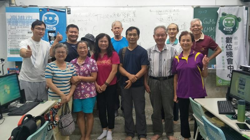 全班全體學員合影照片