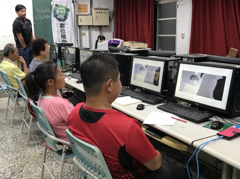 課程講述何謂紀錄?講一件我們過去、現在的事情，表達一個觀點與潛藏道理，然後映出未來走的道路。