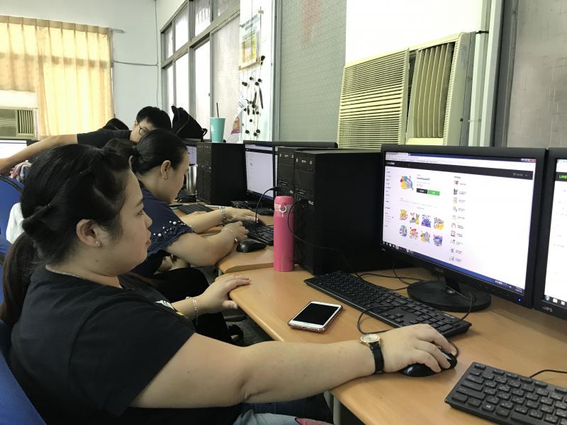 學員繪製自己的專屬Line貼圖