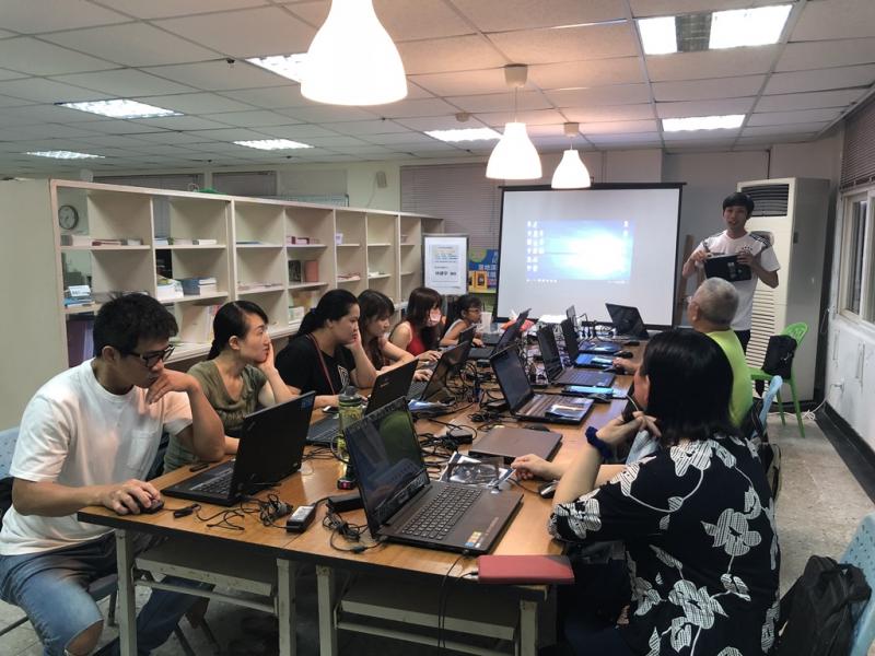 非常好色創意月曆製作-封面照