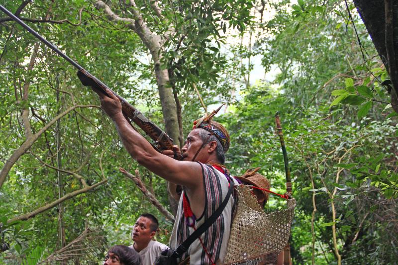 泰安DOC開設「文史記錄製作-狩獵進行曲」課程，特聘在地狩獵達人Ｍama教授狩獵技巧和精神，傳承泰雅族狩獵文化。