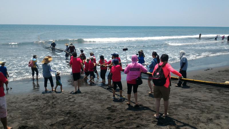 海邊資源~源源不絕，用一代傳一代方式，變成社區的重要資產