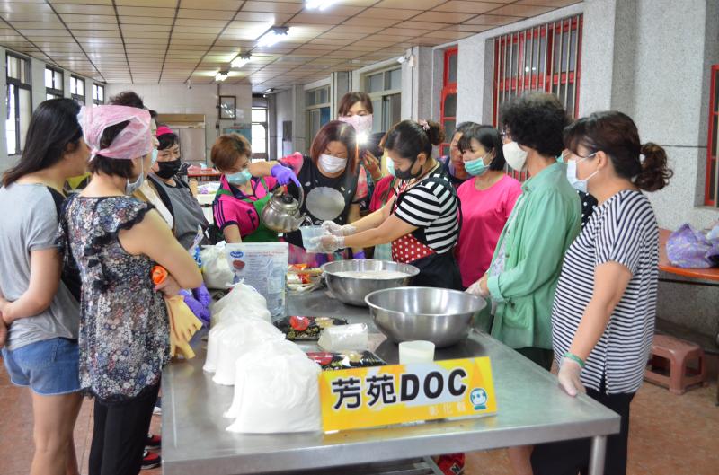 學員在課堂中使用APP記錄過程