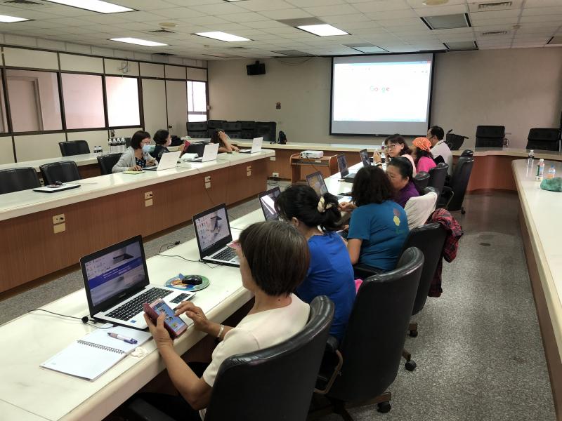 學員於農會會議室上課