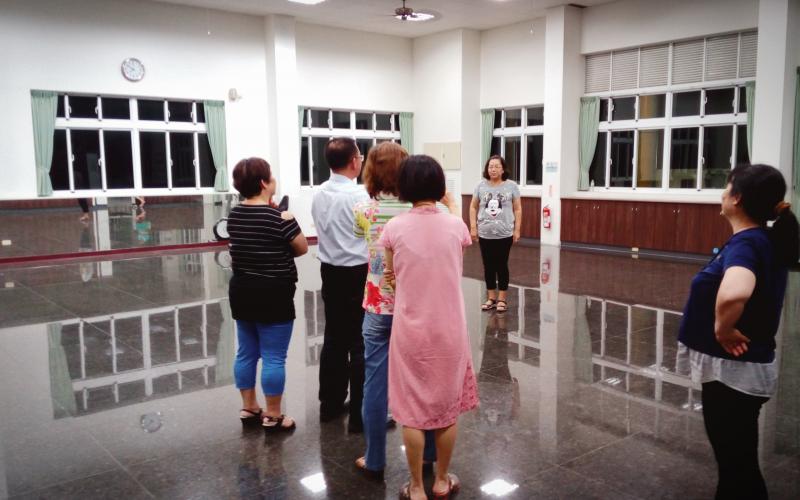 學員們實際練習拍照APP