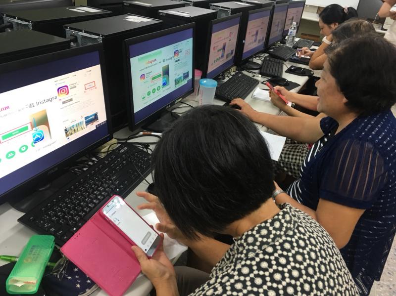 每個人認真上課的模樣