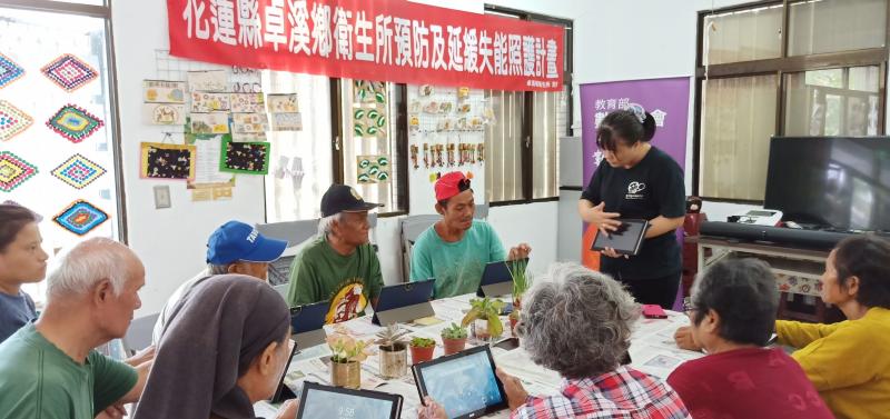 照著老師的進度一步一步學，第一次接觸的學員也有學到很多