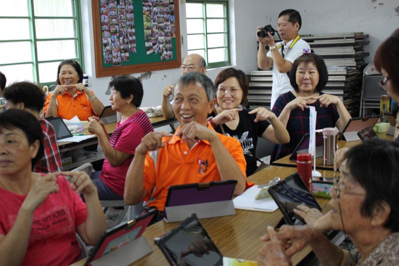 手指動一動，操作平板更容易