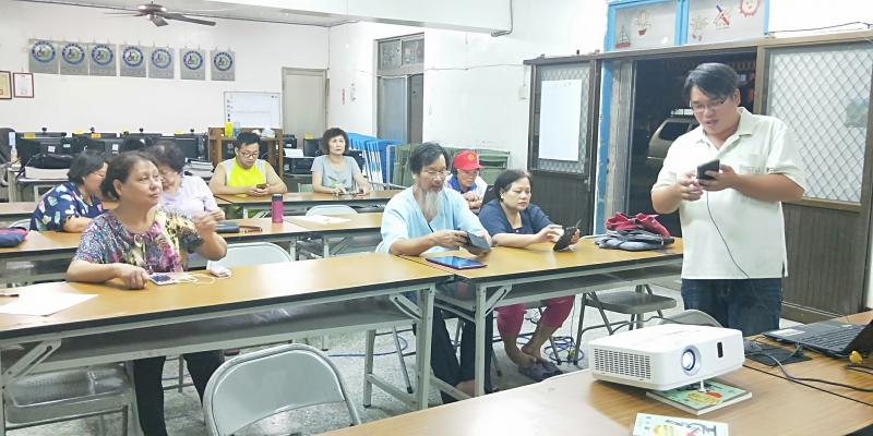 只要連上網路，在任何地方都可以發布給任何人消息。