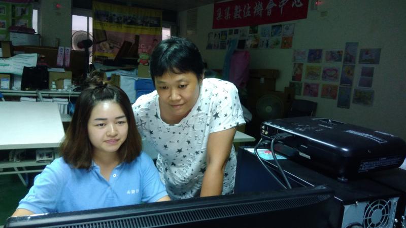 安琪老師細心指導