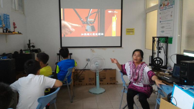 講師上課的一景