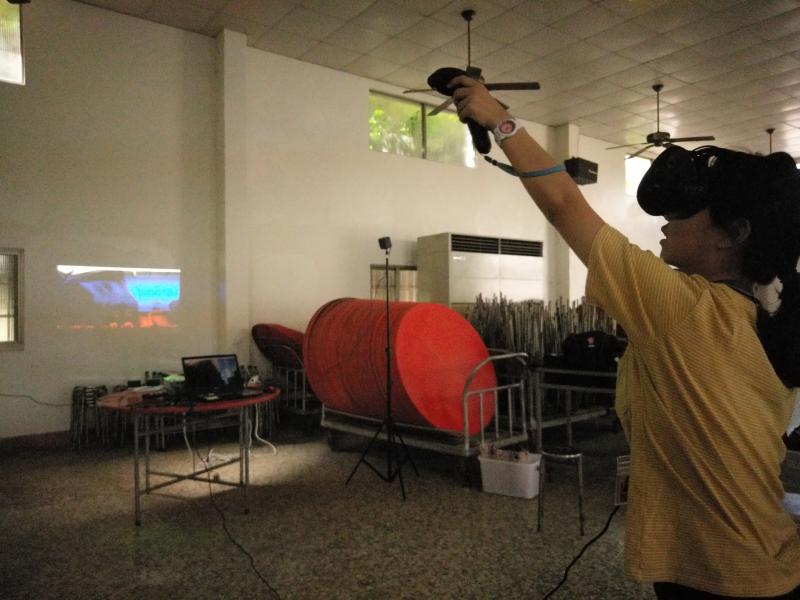 學員虛擬世界VR初體驗上課照片