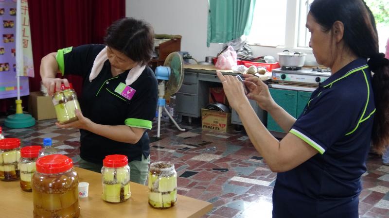 共譜在地美食-e起來料理-封面照