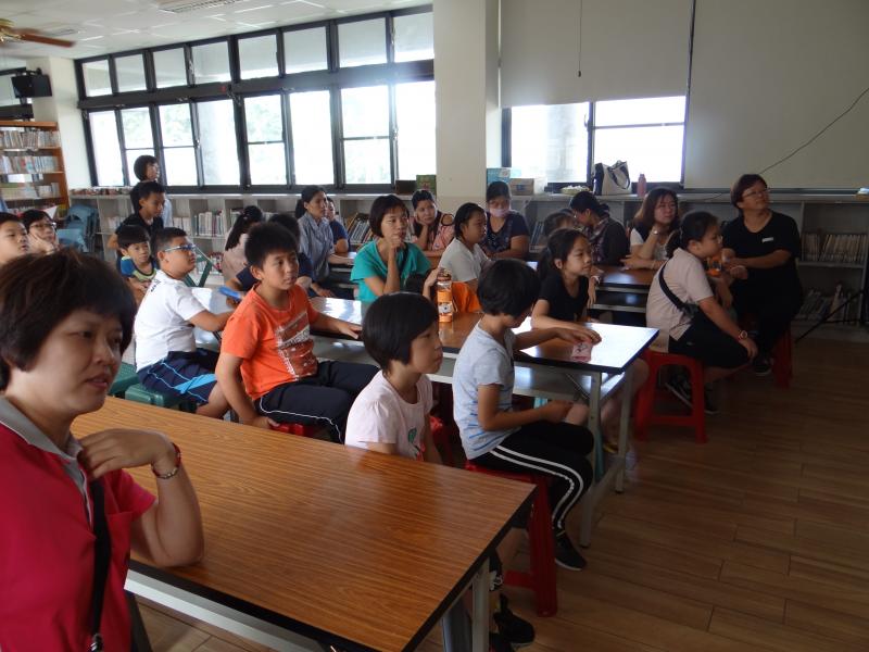 期待已久的vr體驗，學員們悉心聽課