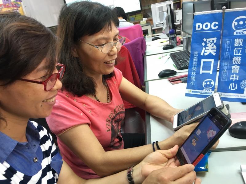 學員使用Line傳訊息給朋友