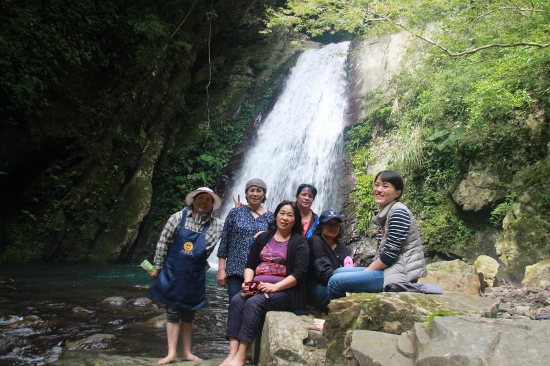 馬里光DOC開設「馬里光四季旅遊」課程，學員領路一起前往老鷹溪進行場勘。