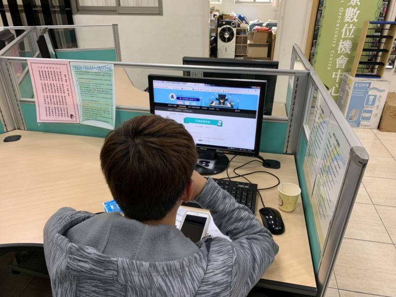 教導學員如何充分利用行動支付與電子發票載具