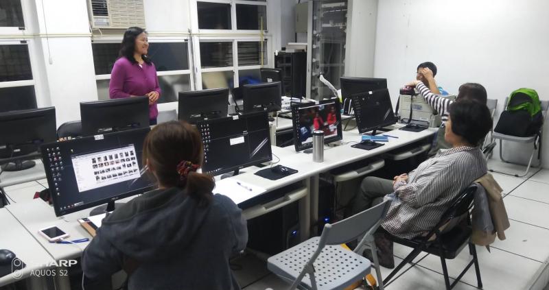 泰安數位中心負責人吳校長也來學習數位課程，除此之外更是時常擔任義務課程助教喔！