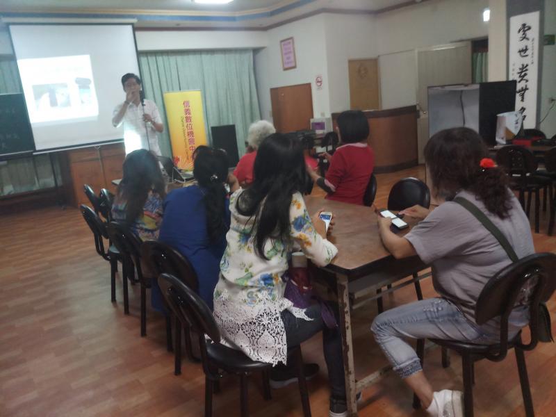 360度環景環物妙趣多課程，課堂中學員認真聽老師講解。