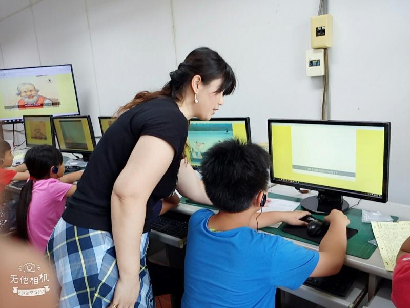 學生操作資料庫