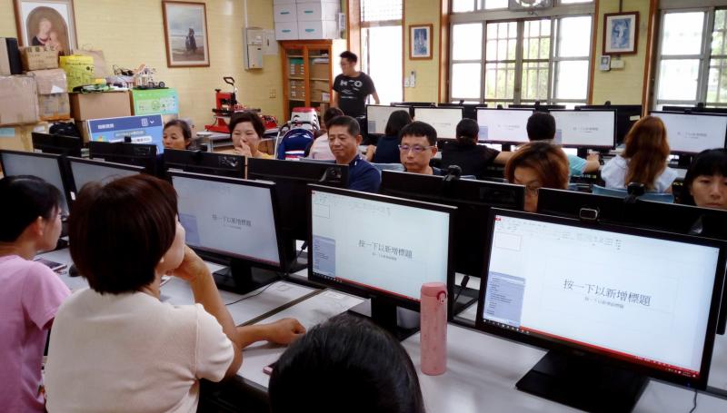 馬克杯課程上課照片