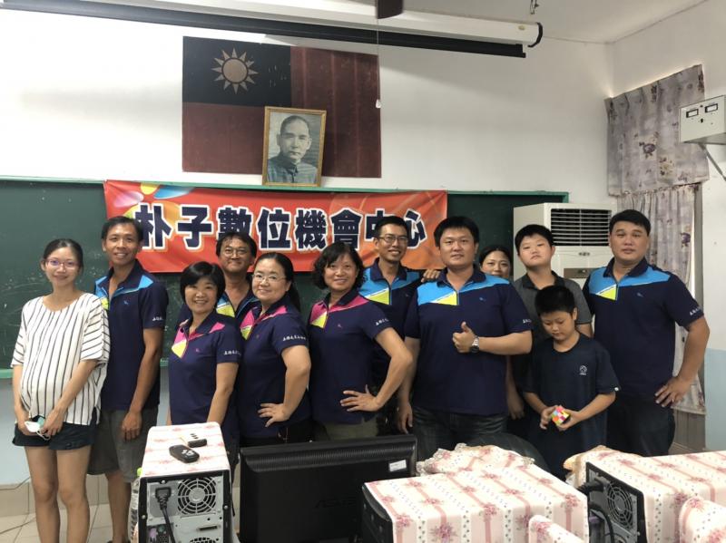 青農數位實務輕鬆學-包裝設計-封面照