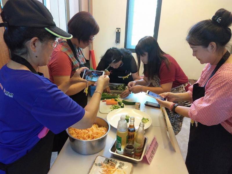 學員分工備料/拍攝