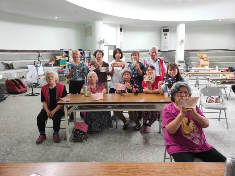 番路鄉逐鹿社區學員紀念照