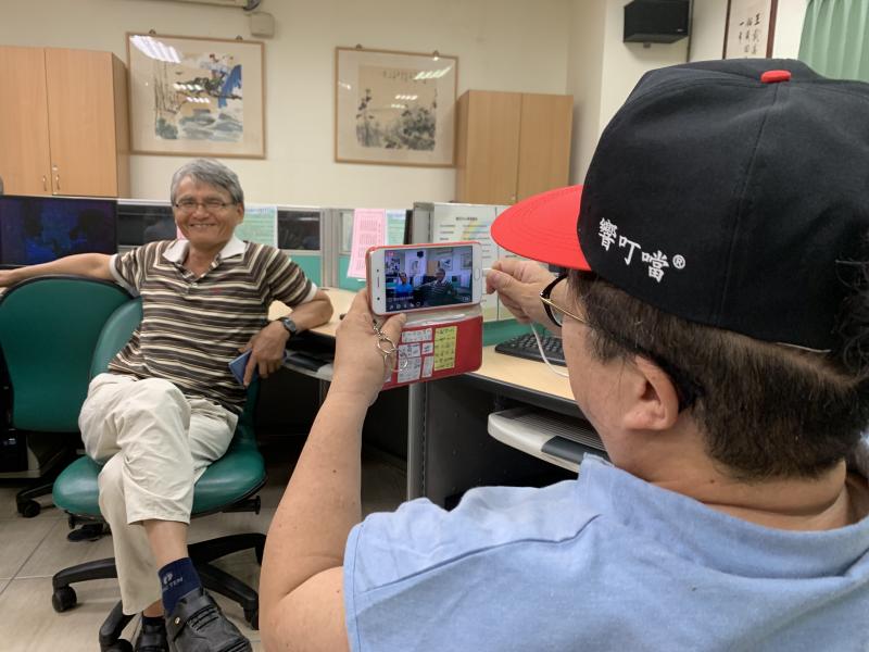 我是網紅-農特產直播秀課程，學員上課時實際操作練習