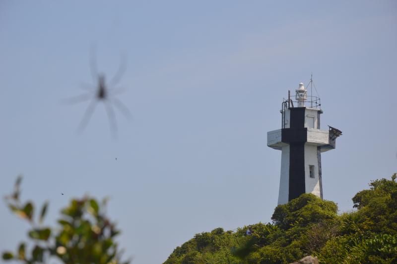 1980年創建的基隆島燈塔，海拔189公尺高，近40年歲月默默守護基隆港船隻航行安全，無論日月星辰。