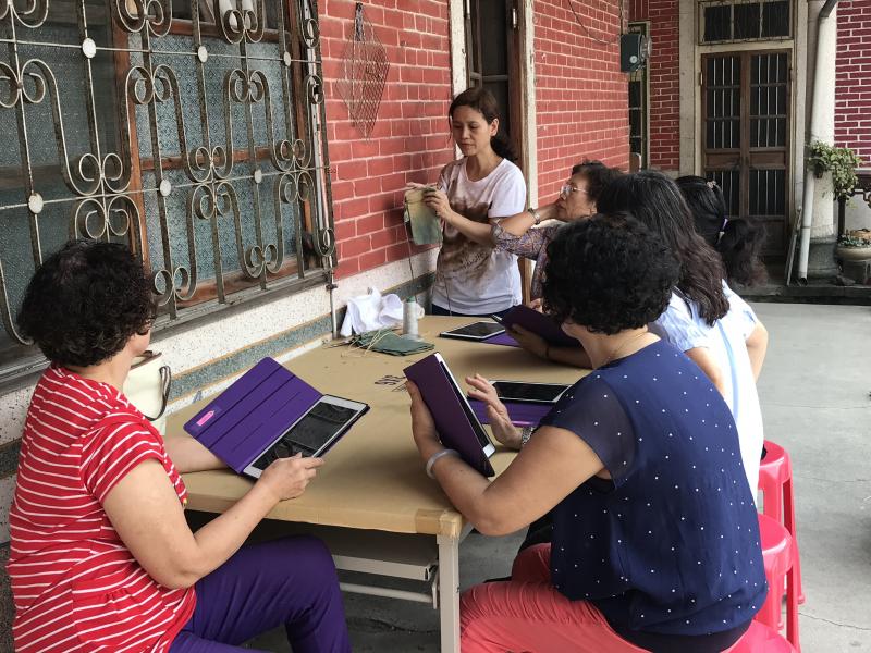 產業品包裝設計-芭樂染-封面照