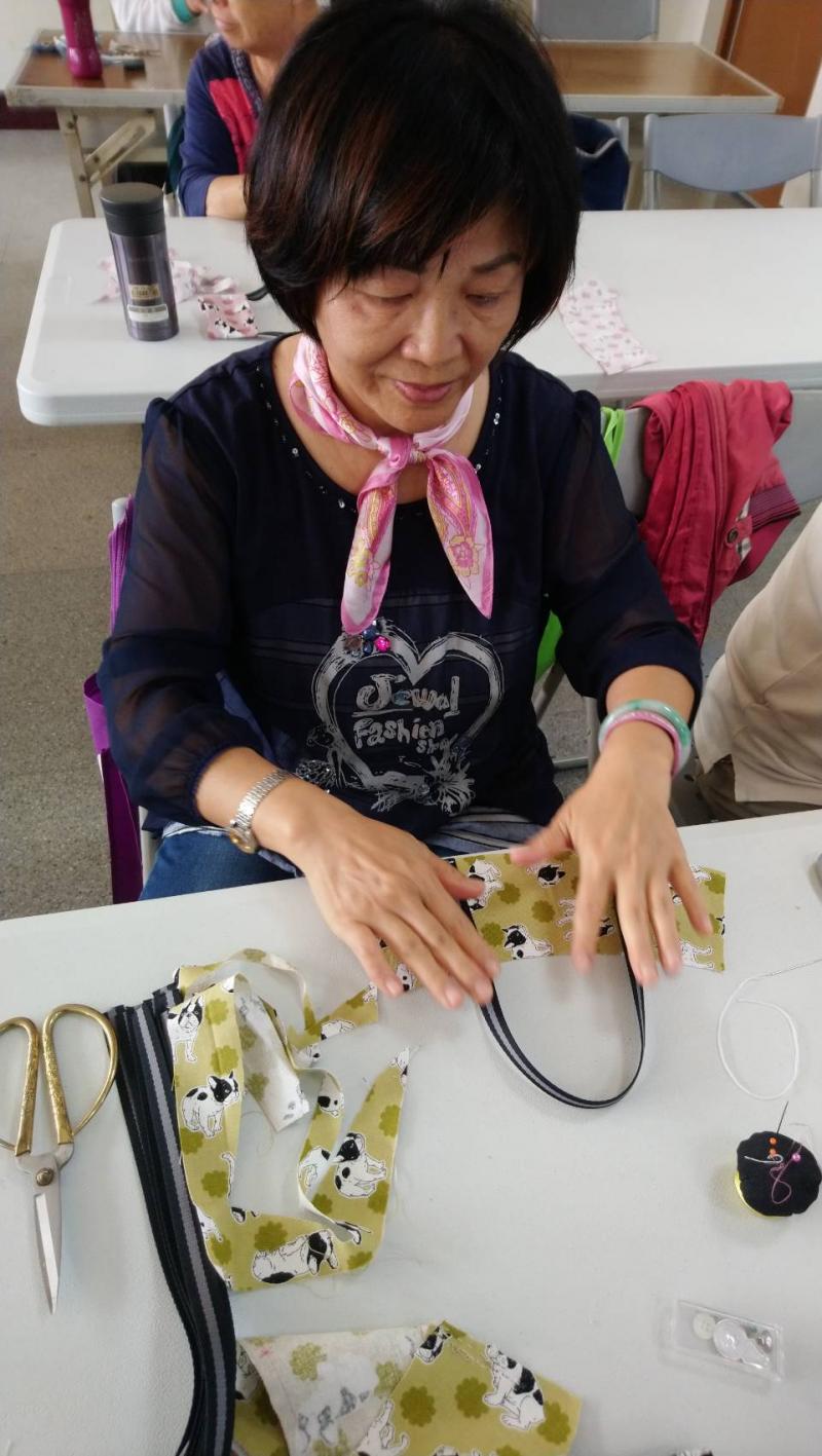 學員使用舊衣製作