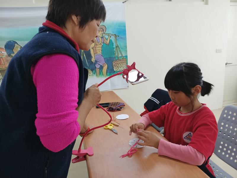 學員替自己孫子拍攝