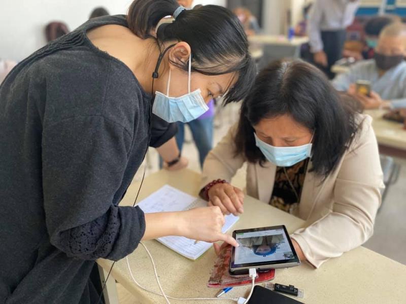 練習將照片美編加入文字及背景