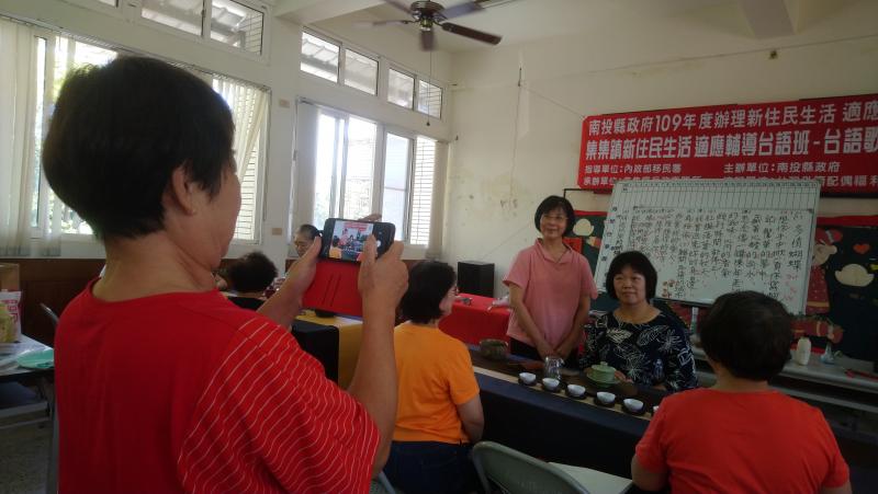 參加課程後，勇於幫忙上課幫大家拍照做紀錄。