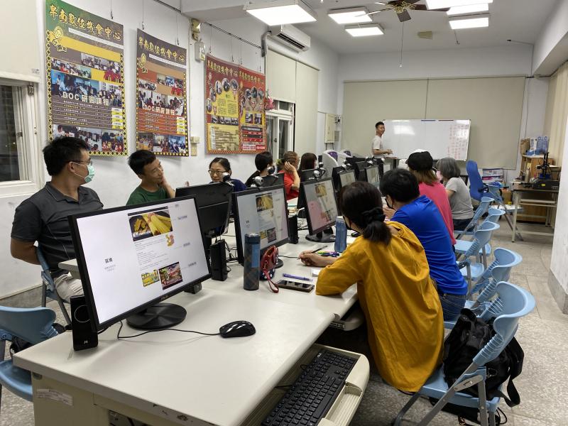 說明一頁式網站與傳統網站的差異性