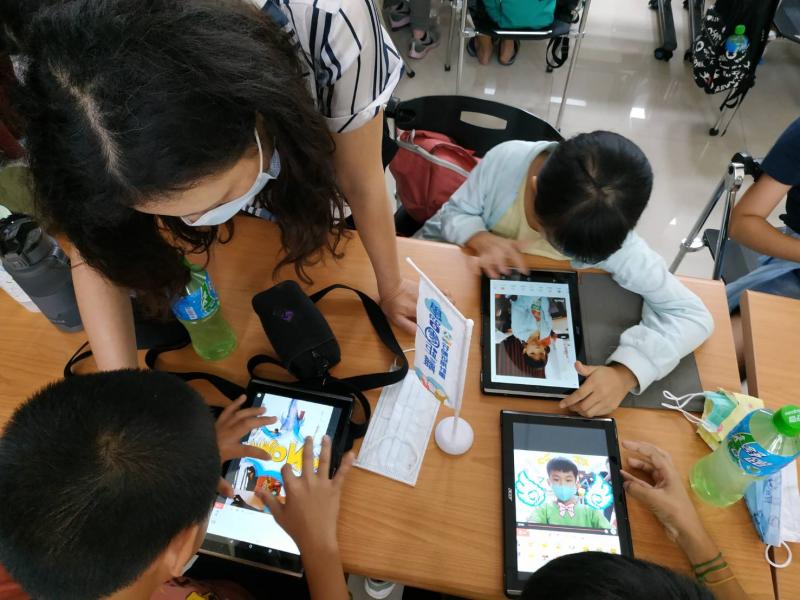 每位同學都發揮創意，讓單調的照片變得不一樣。