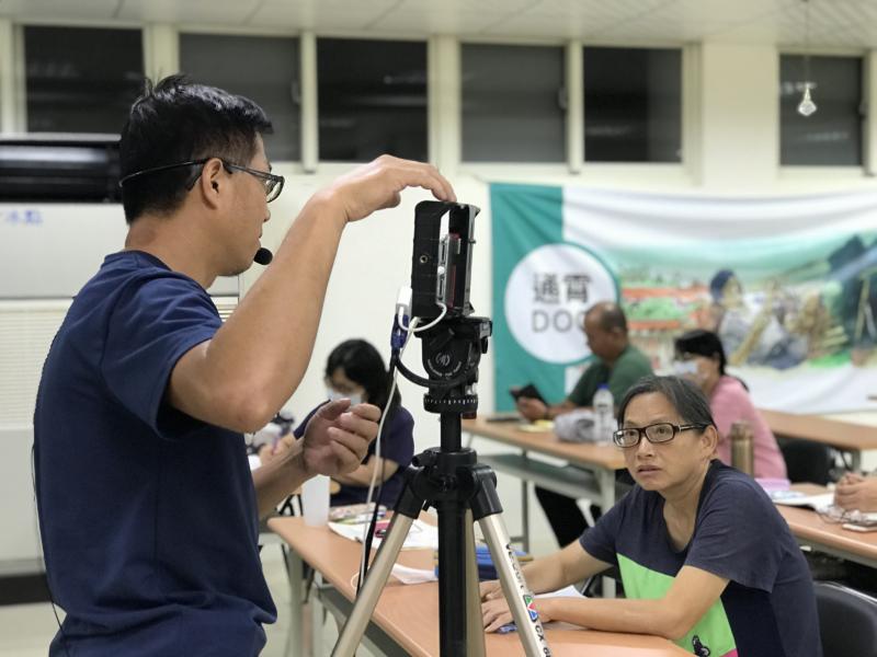 老師講解新聞錄製方式