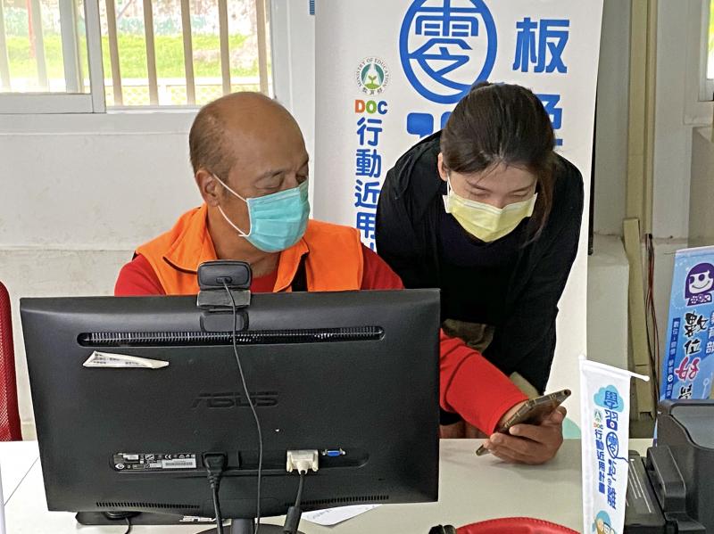 輔導員熱心協助勇於發問的學員