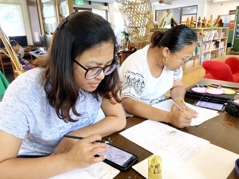 從現有網站尋找創作靈感，將適合的元素加入自家網頁中。