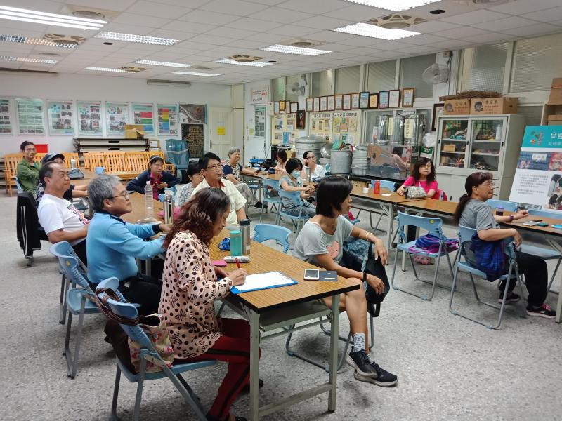 學員認真聽講中