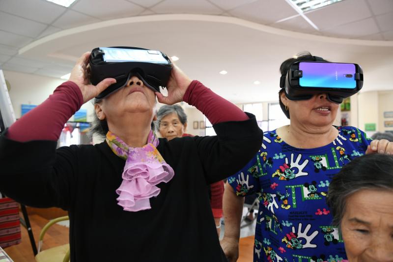 體驗現代科技令他們覺得非常新鮮