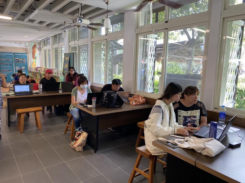 學員成果發表，透過影音後製軟體學習串接。