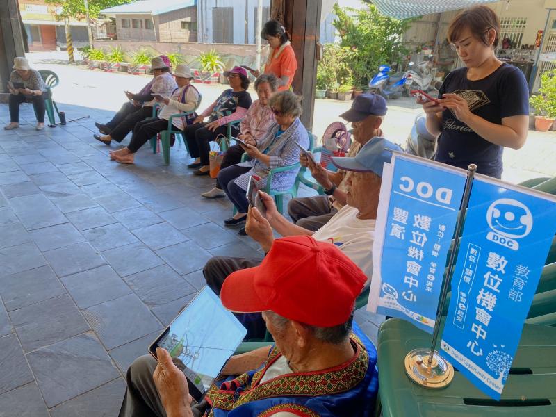 讓長者課程能夠多元化一點  了解3C產品多動動腦  防止快速老化