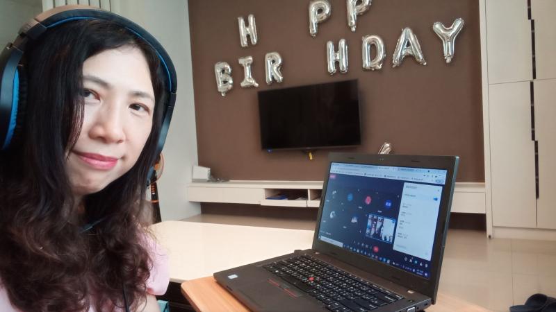 老師操作設備授課情形