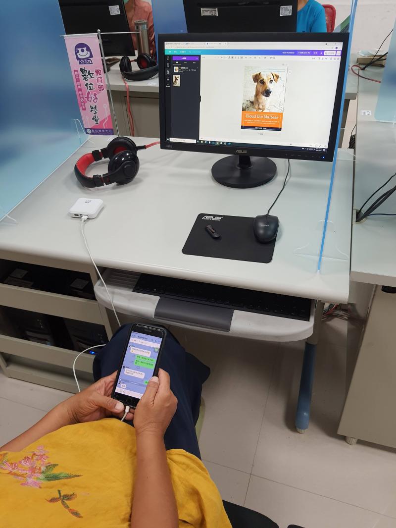 每天手機上看看他們傳來的內容，想製作不一樣的、自己也喜歡的。