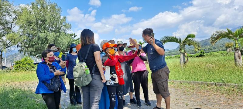 戶外實地拍照老師清楚講解，學員更清楚