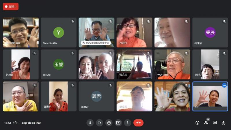 學員與講師開心合照