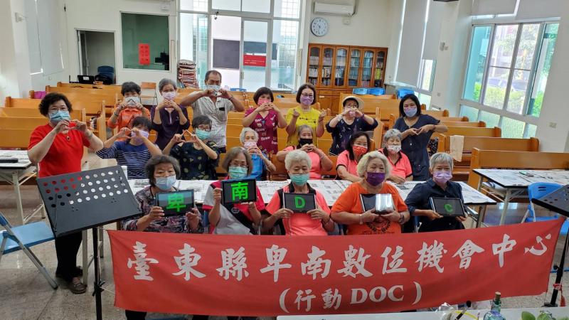 他們學習很多數位資訊，真是受益良多