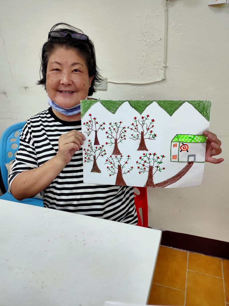 長者手機畫出來自己特色